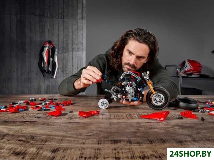 Конструктор LEGO Technic Ducati Panigale V4 R (42107)